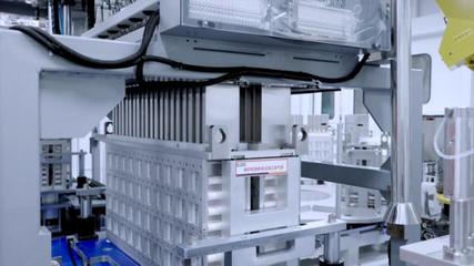 探访蜂巢能源工厂 揭秘600mm短刀电池生产三大秘籍